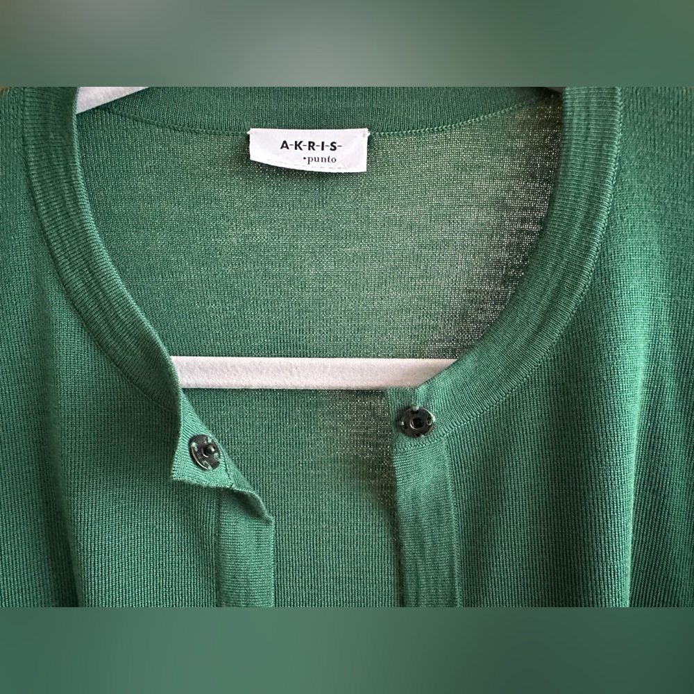 Akris Punto One Button Wool Green Cropped Cardigan - size L / US12 - Picture 3 of 6